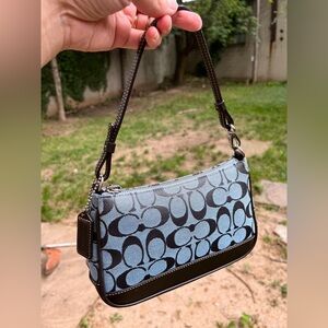 💙🤎 100% Authentic Vintage/ Y2K Coach Demi Leather Blue style #6094 Purse 2003